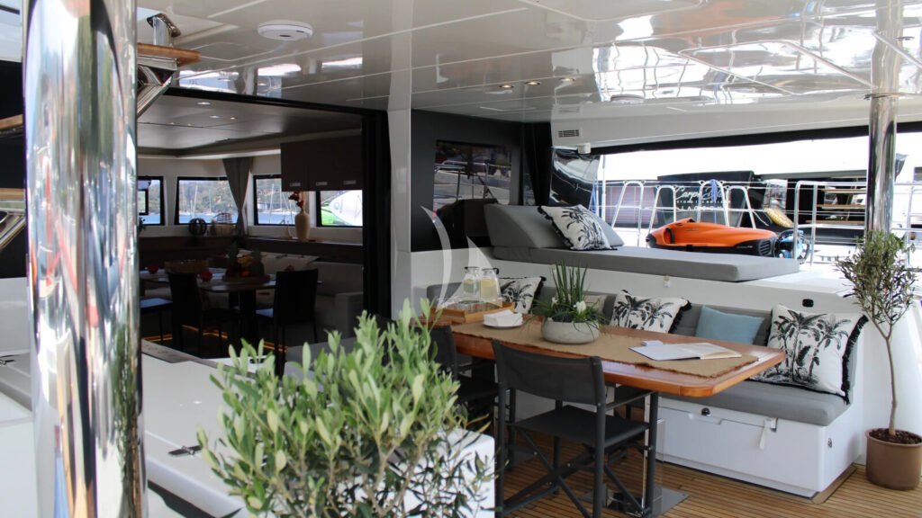 ATLANTIS - main salon with forward views
