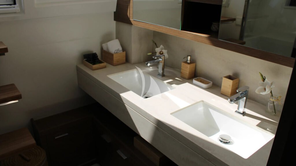 ATLANTIS - ensuite bathroom with twin basins