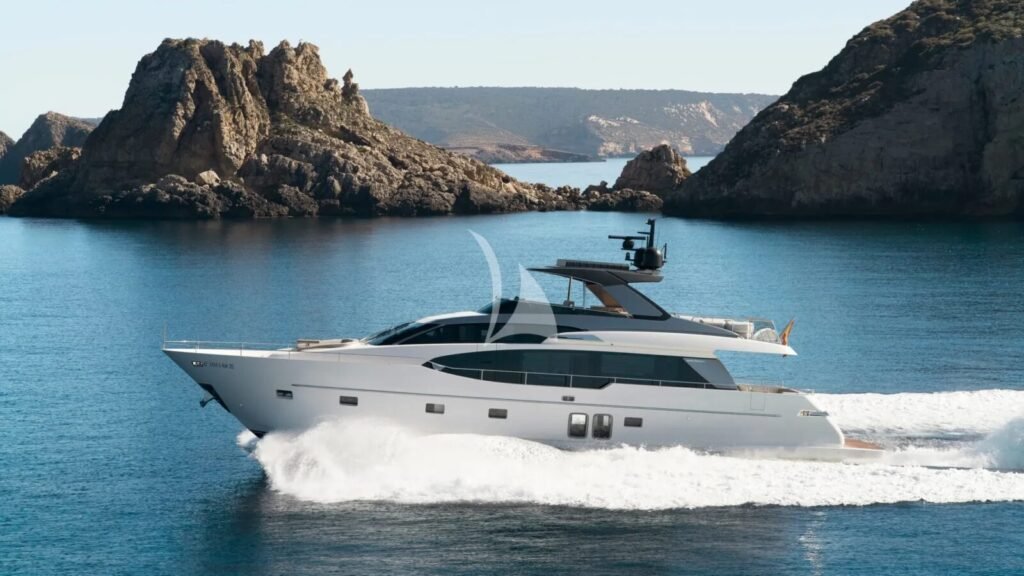 AURA I yacht charter photo