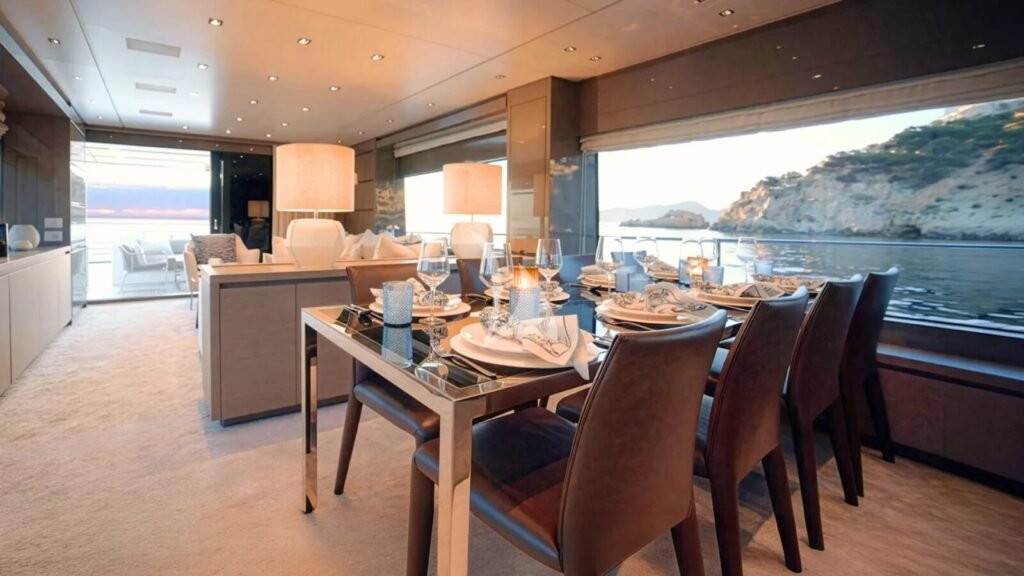 AURA I yacht charter photo