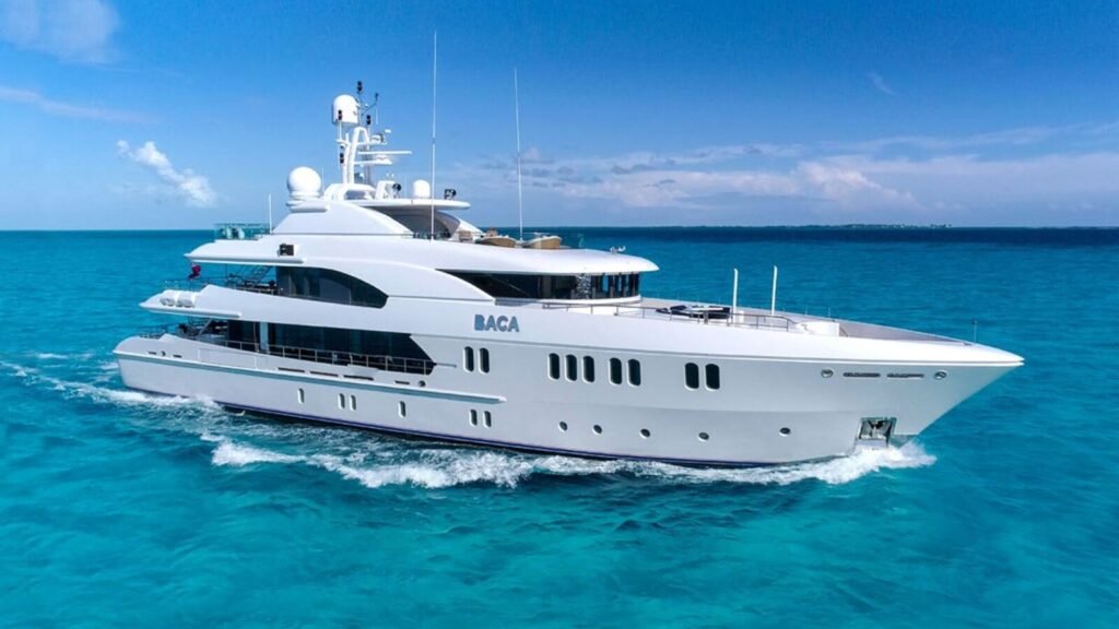 Saba charter yacht, exterior profile at anchor