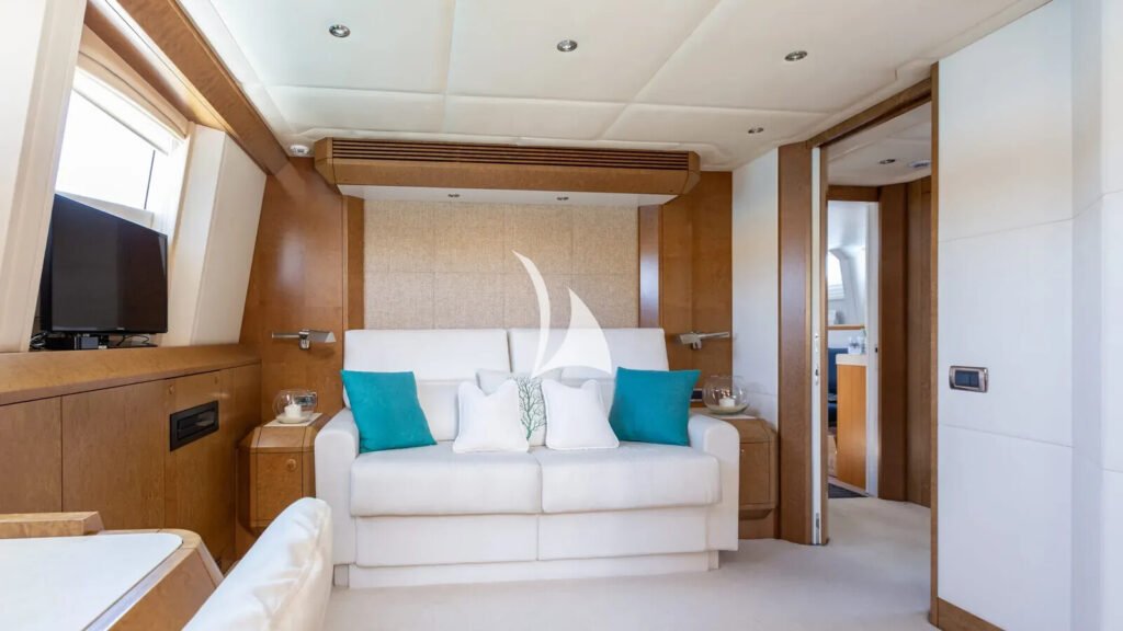 BENITA BLUE - master cabin