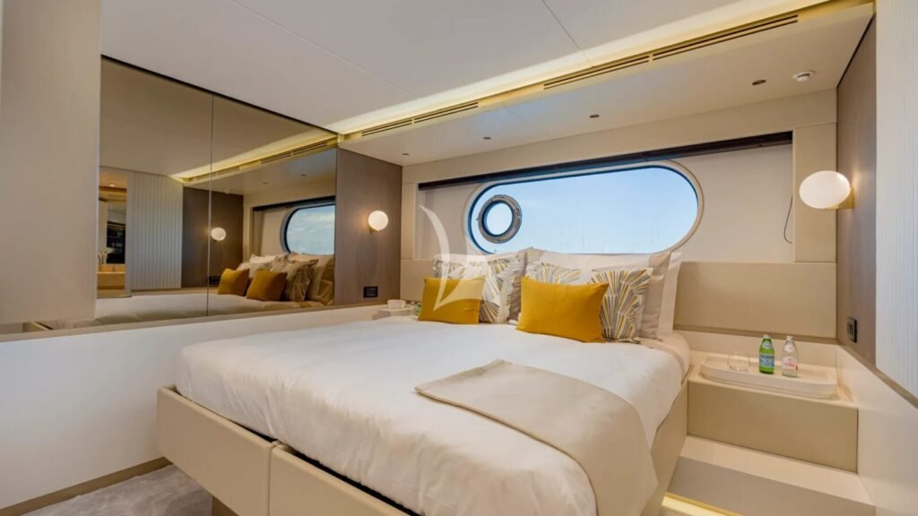 BLUE EYES Double cabin