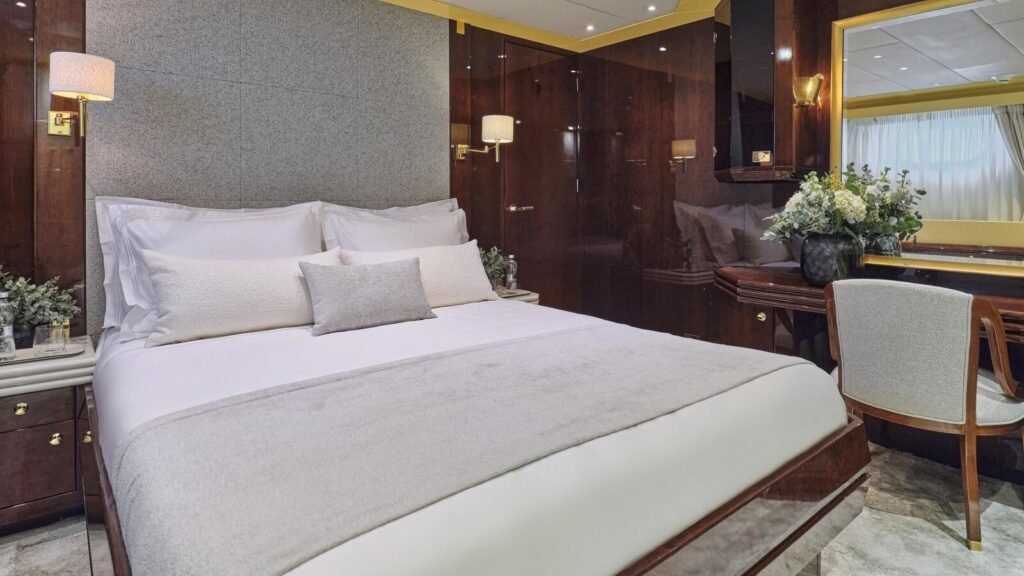 BLUE SYMPHONIE luxury charter yacht