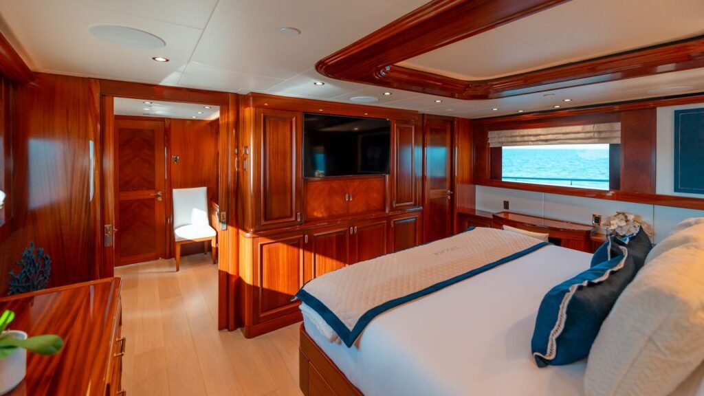 Blue Time Westport 130 motor yacht 23