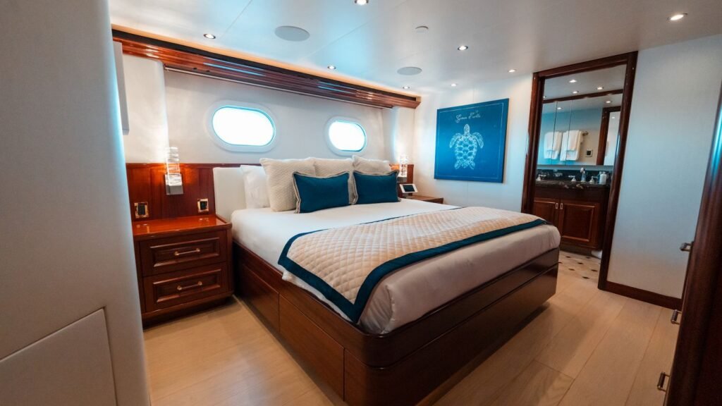 Blue Time Westport 130 motor yacht 25