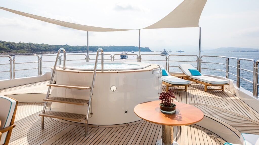 M/Y Blue Vision Benetti aft deck seating