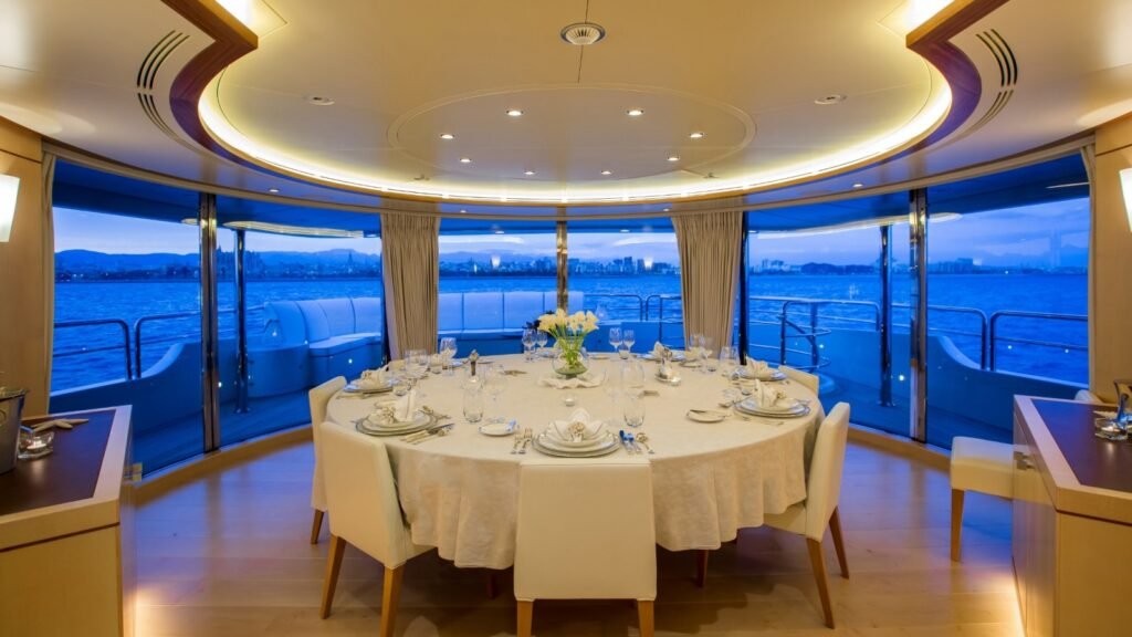 M/Y Blue Vision Benetti formal dining