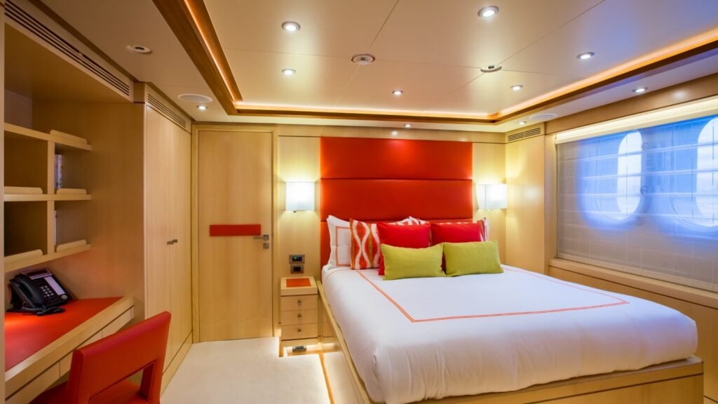 M/Y Blue Vision Benetti VIP cabin