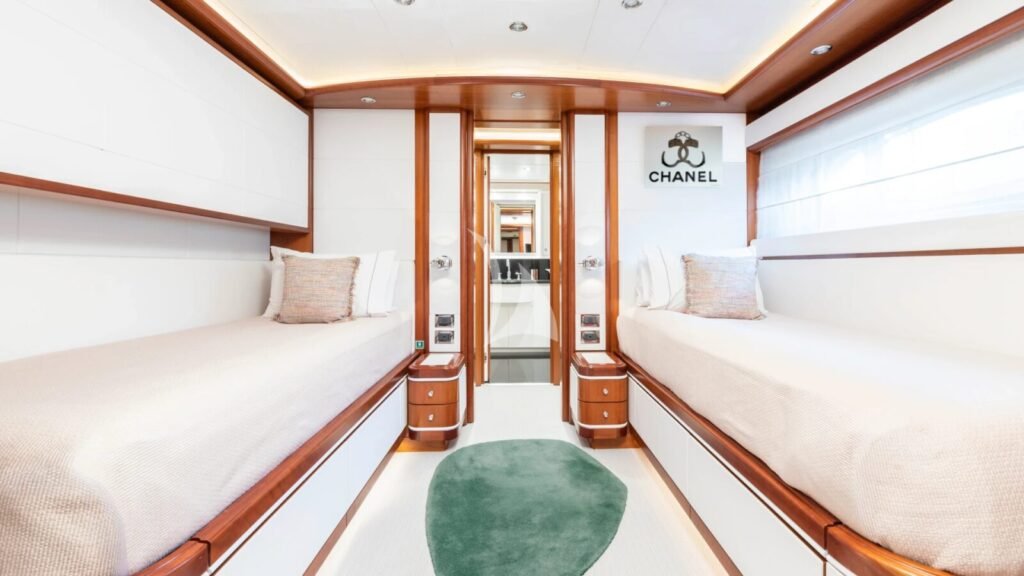 BUNKER Twin cabin