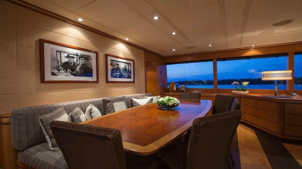CAPPUCCINO - Formal dining