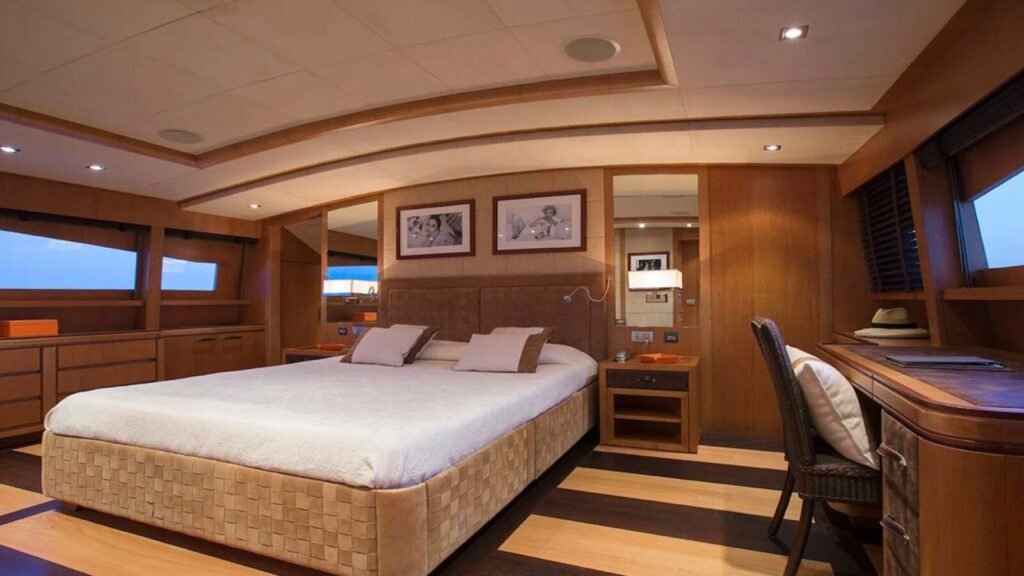CAPPUCCINO - Master stateroom