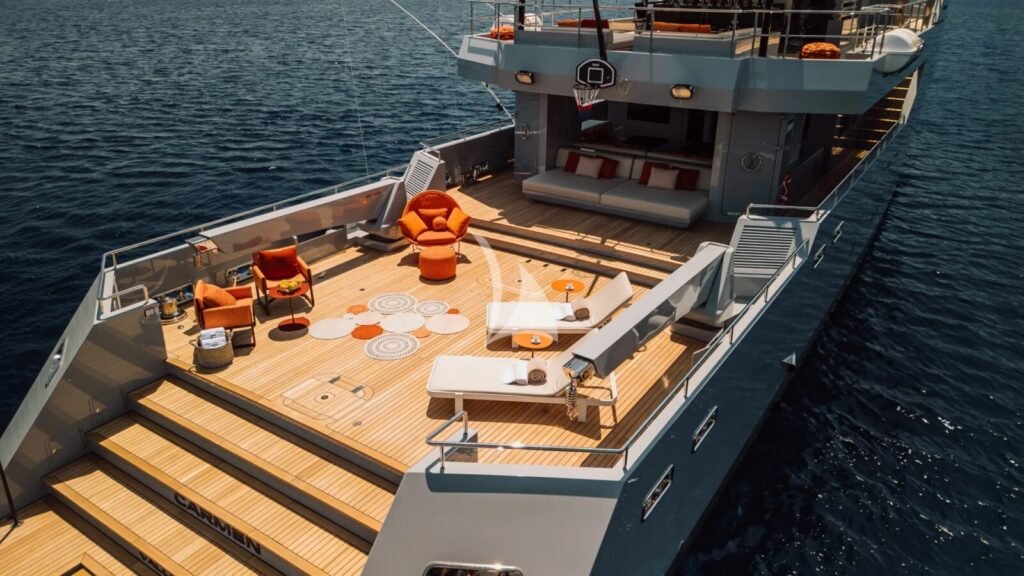 CARMEN Aft deck lounge
