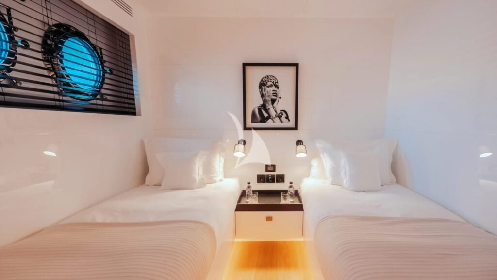 CARMEN Twin cabin