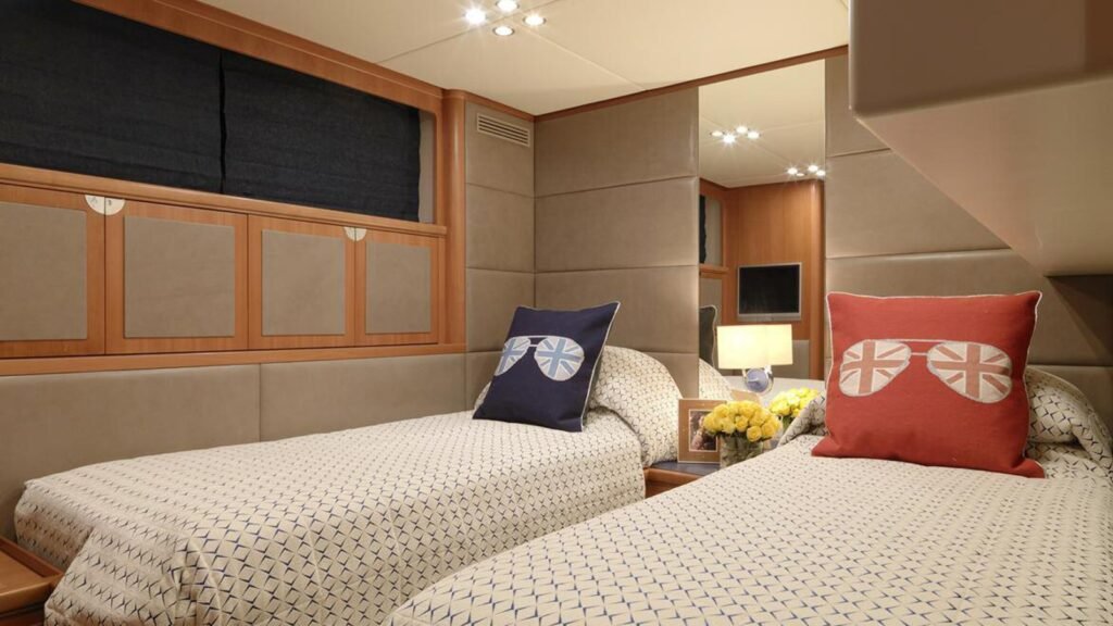 M/Y Cheeky Tiger Leopard twin cabin