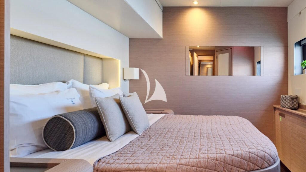 CHRISTAL MIO - owner's suite