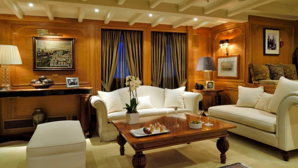 Christina O main saloon