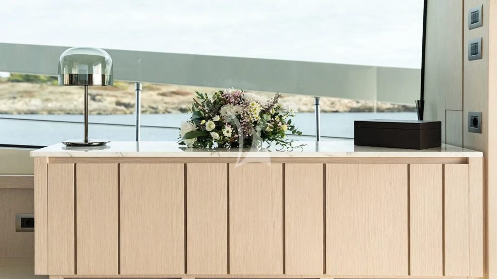 CLOUD IX yacht charter photo