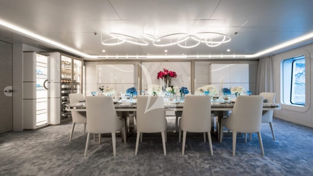 CORAL OCEAN Formal dining