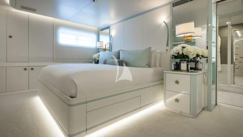 CORAL OCEAN Guest stateroom