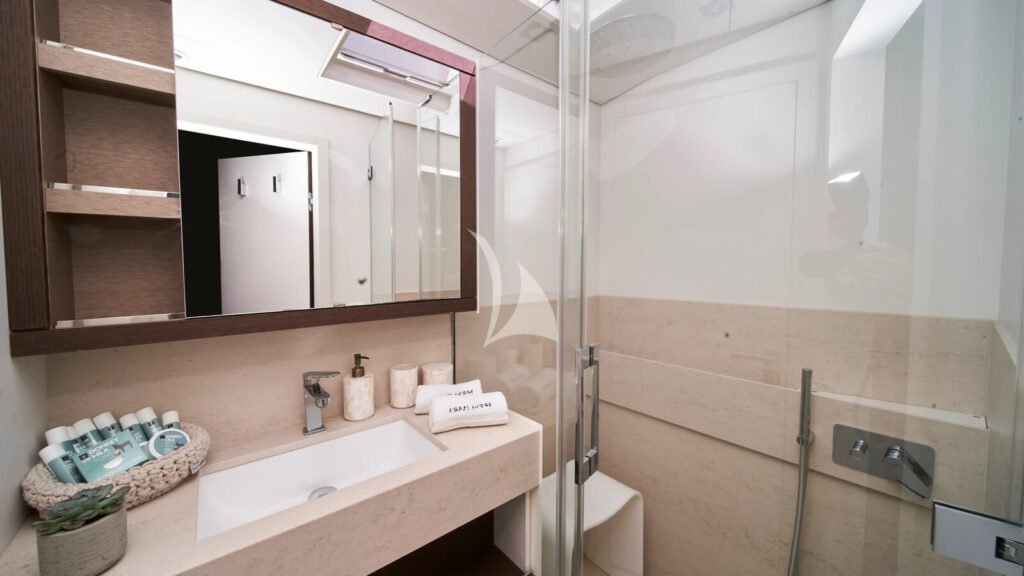 CRAZY HORSE - Guest bathroom