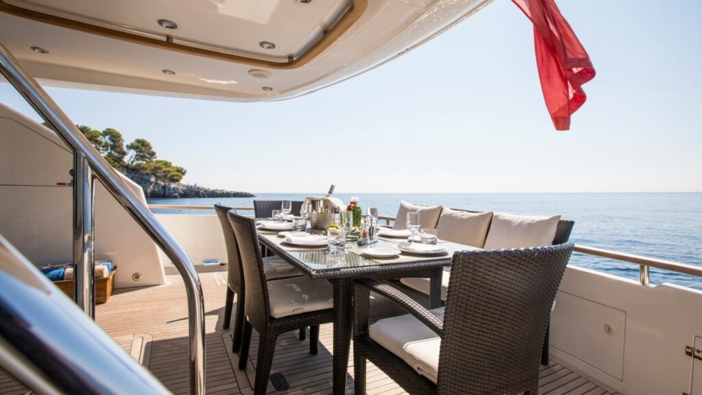 M/Y D5 aft deck dining