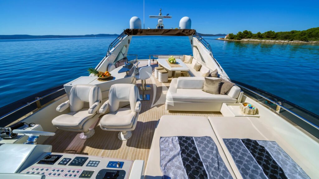 DALIA - flybridge lounge