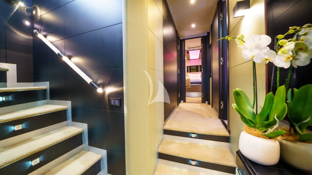 DALIA - companionway and lower lobby