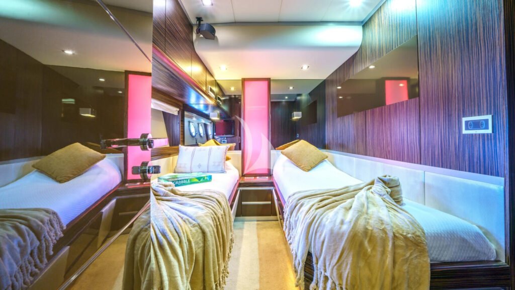DALIA - twin cabin