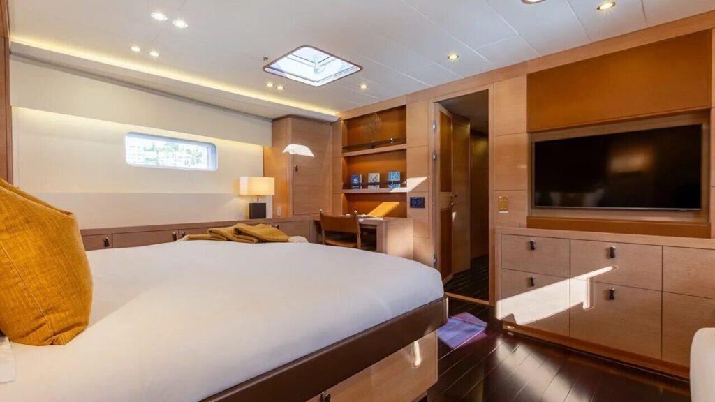 DARLIN VIP stateroom