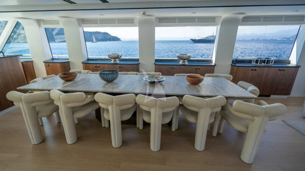 DE LOVE - formal dining