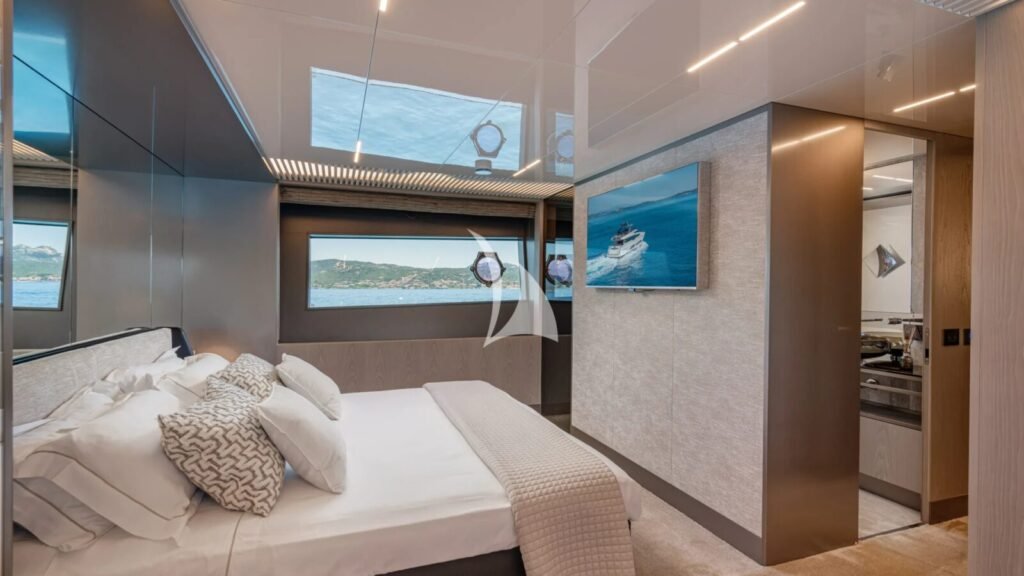 E3 yacht charter photo