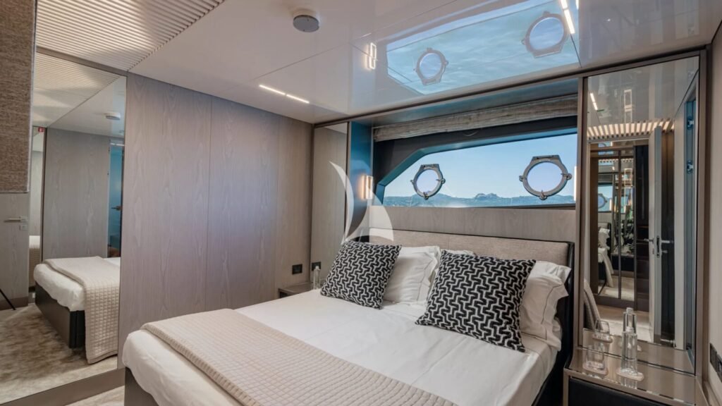 E3 yacht charter photo