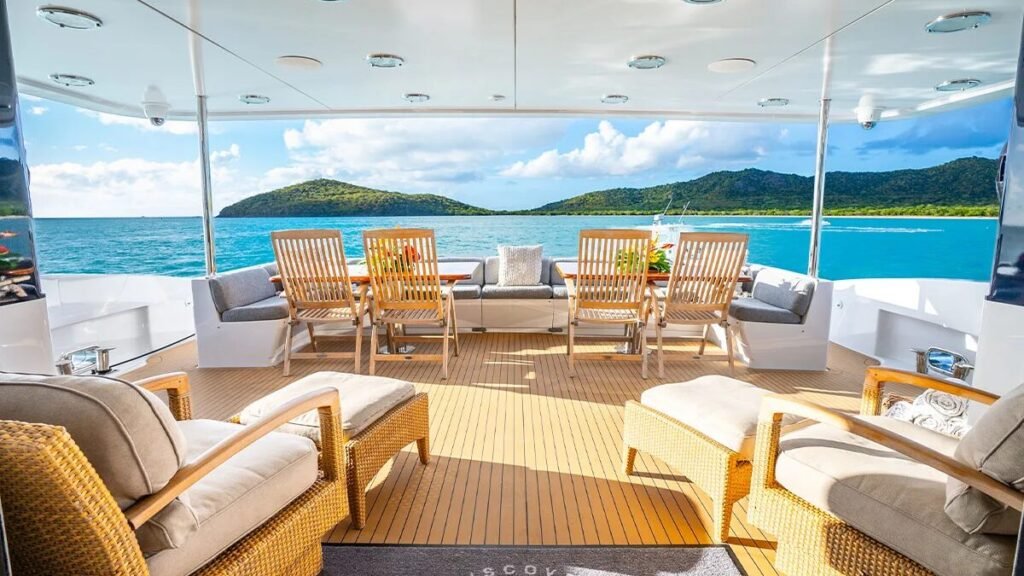 Ealu motor yacht image 7