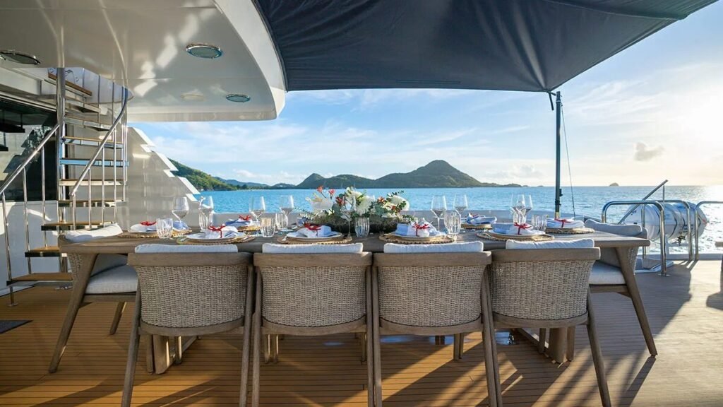 Ealu motor yacht image 8