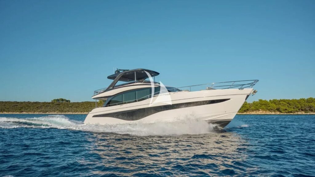 ELIZABETH yacht charter photo