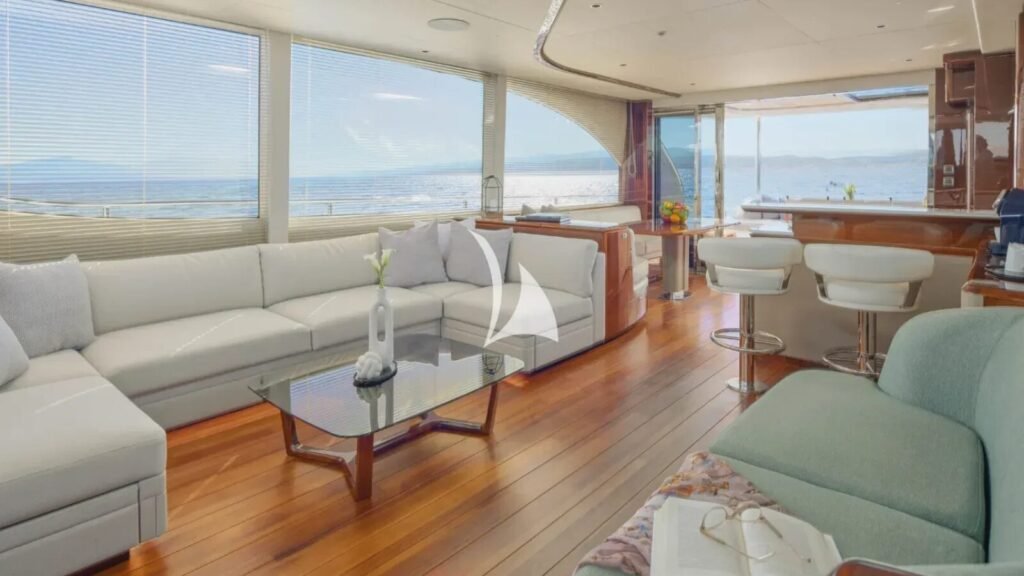 ELIZABETH yacht charter photo