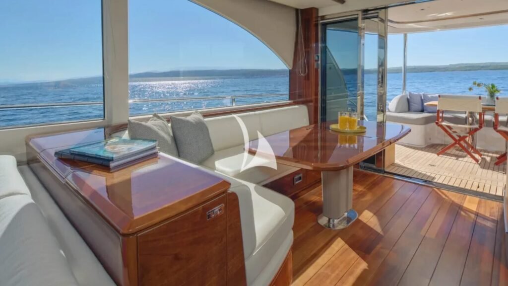 ELIZABETH yacht charter photo