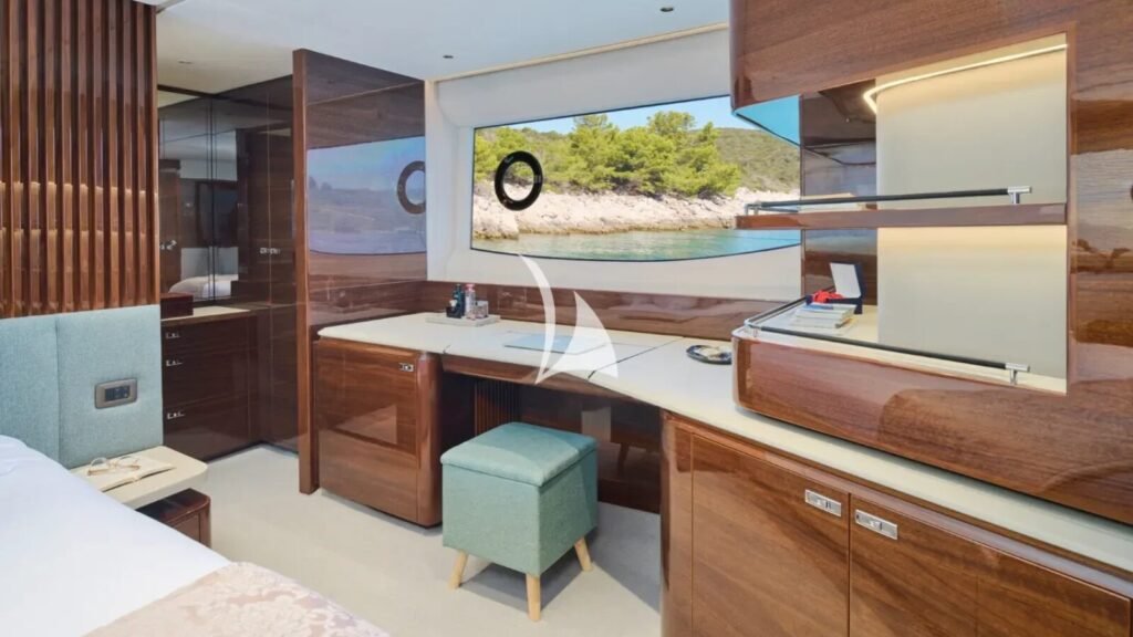 ELIZABETH yacht charter photo