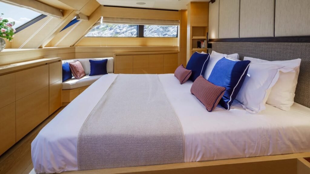 ELYSIUM yacht charter photo