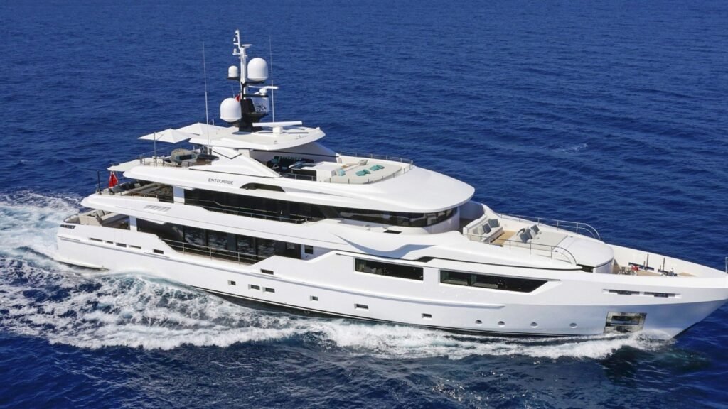 M/Y Ethos Admiral exterior profile