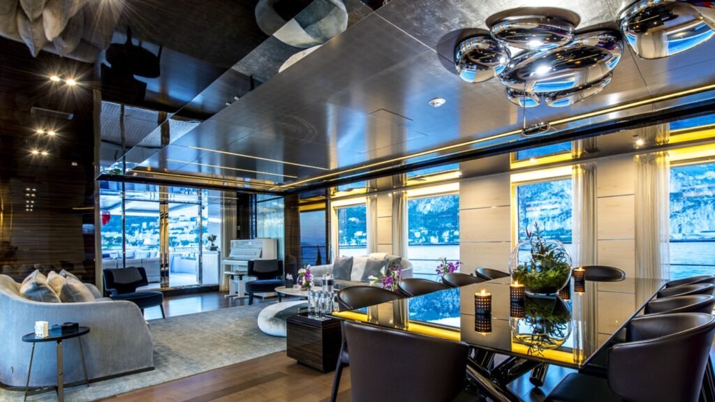M/Y Ethos Admiral main salon