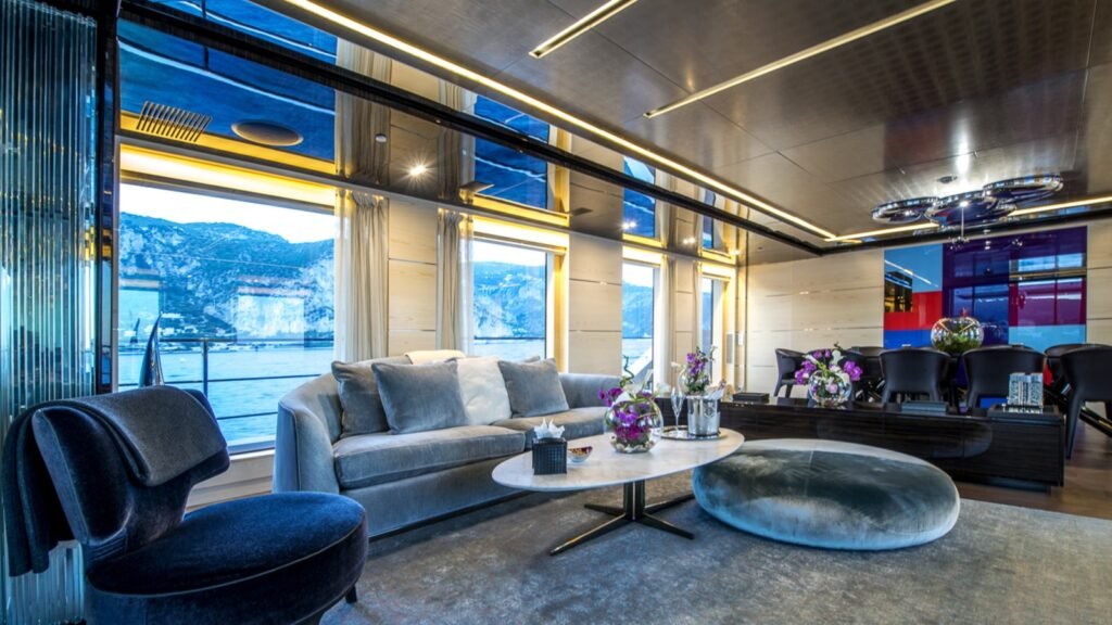 M/Y Ethos Admiral salon and dining