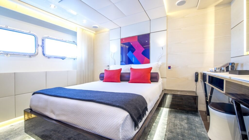 M/Y Ethos Admiral VIP cabin