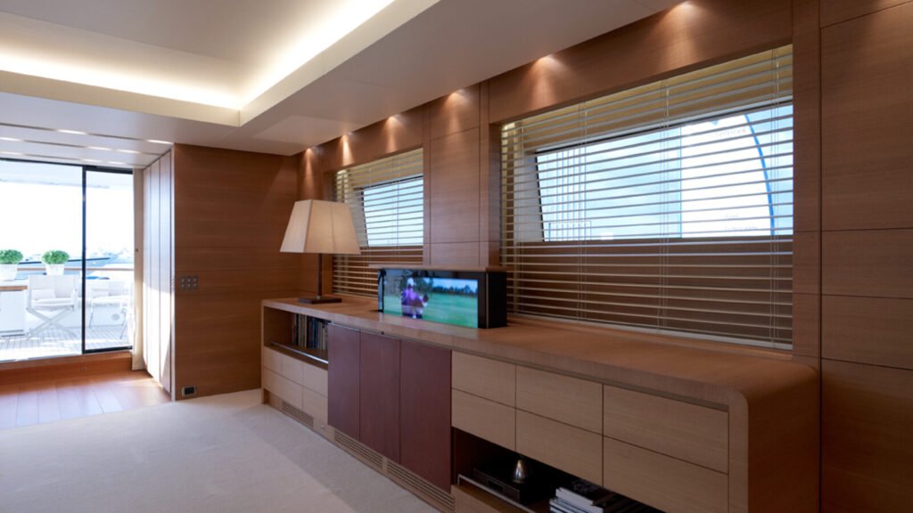 FELIGO V Cantieri di Pisa 34m motor yacht - saloon lounge