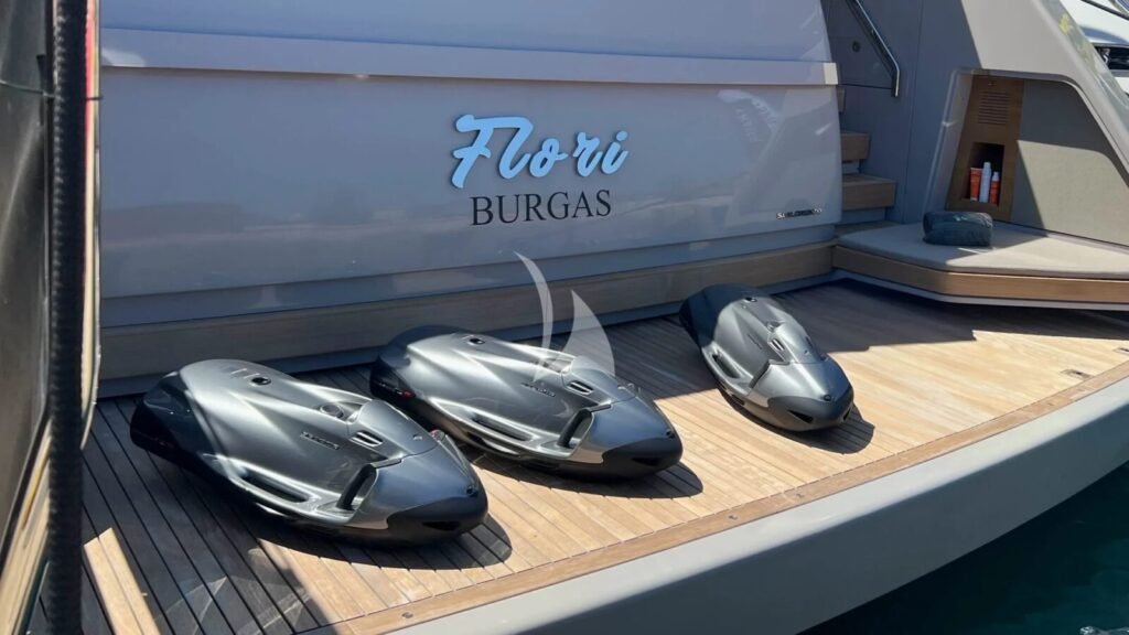 FLORI Swim platform and toys