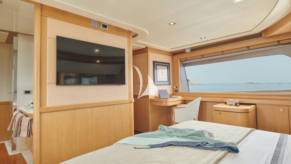 FRIEND'S BOAT - guest double cabin