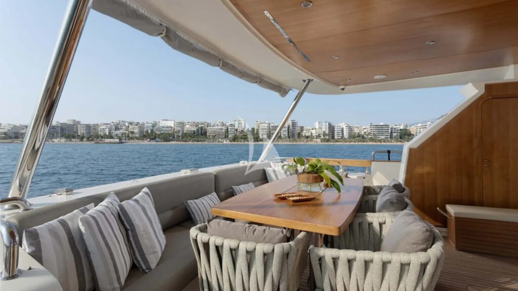 FUNSEA - aft deck dining