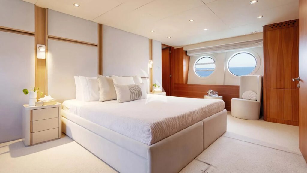 FUNSEA - master cabin
