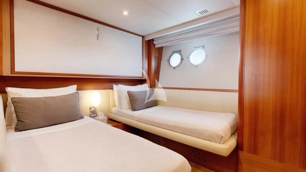 FUNSEA - twin cabin